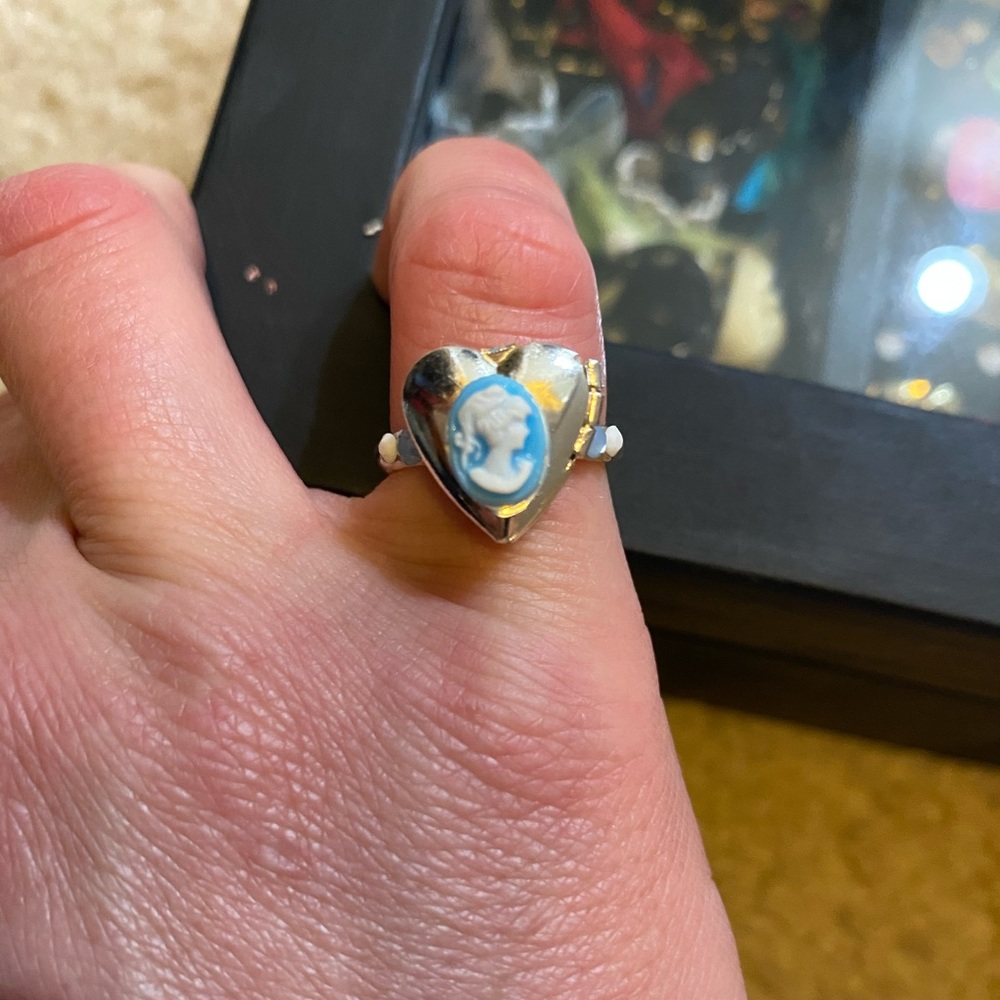 Brass Heart Locket Rings - Picture 7 of 8